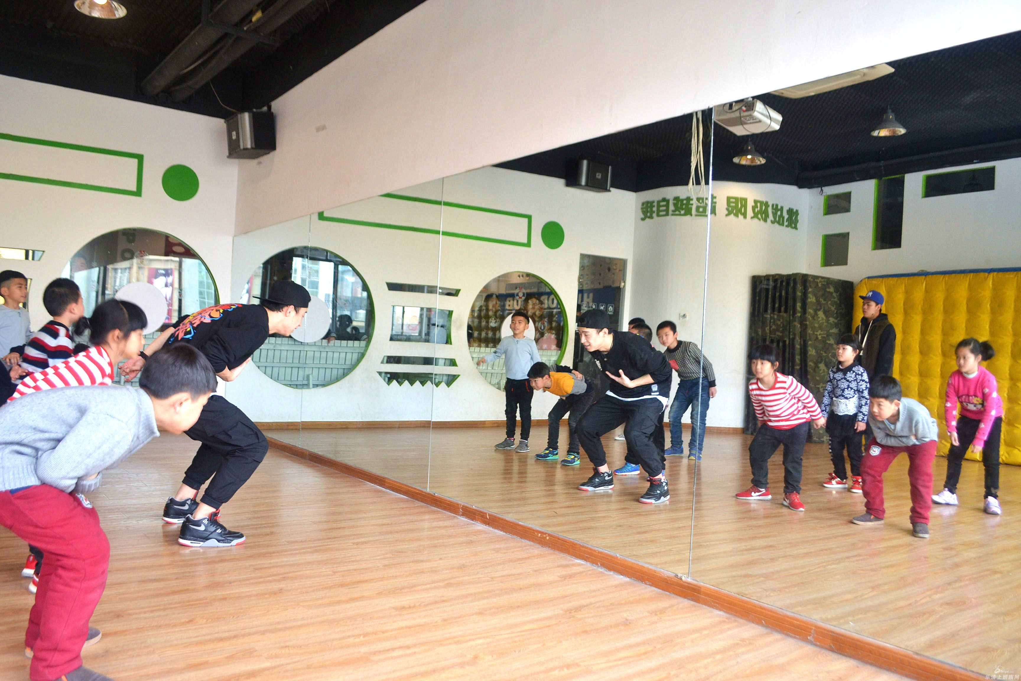 53亲子街舞体验活动,每一位都是酷酷的动感舞者